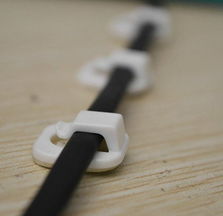 日本KM小號(hào)奶白粘貼式電話線固線夾 9枚入雙排電線固定器，高效理線新選擇